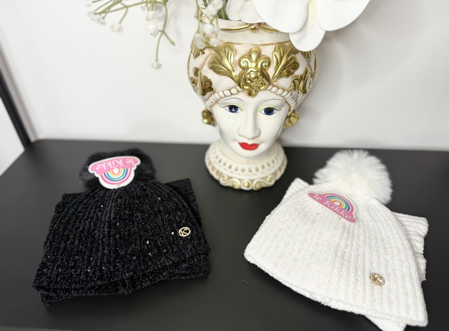 Cappellino con scalda collo