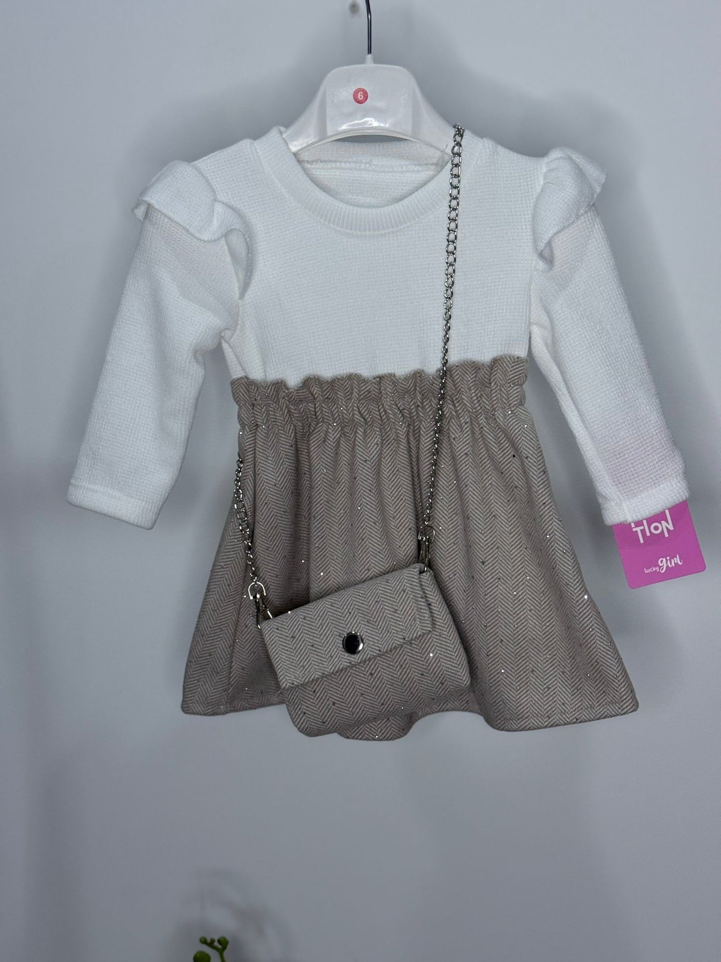 Abito bimba con borsetta